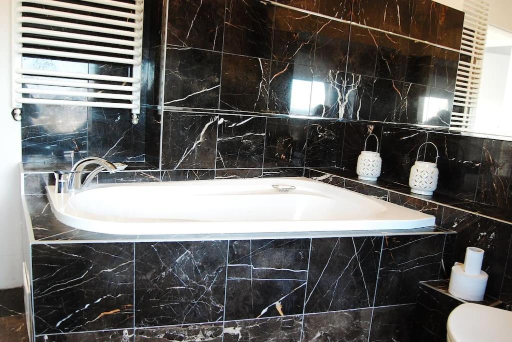 100m2 Penthouse On Of The 1000mb/s, Airc. Apartment *